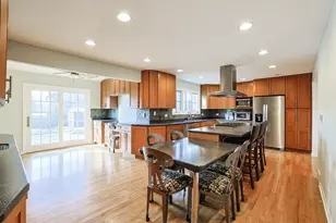 3935 Russett Ln, Northbrook, IL 60062 - Photo 9