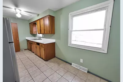 18446 Glen Oak Avenue, Lansing, IL 60438 - Photo 7