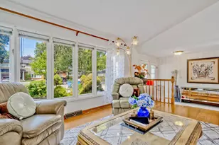 1121 N Greenfield Ln, Mount Prospect, IL 60056 - Photo 3