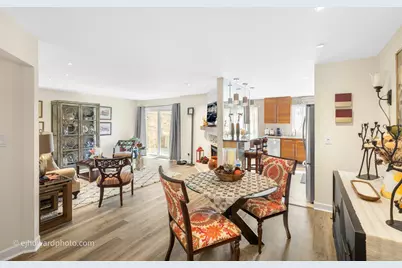 727 Maplewood Court #A, Willowbrook, IL 60527 - Photo 3