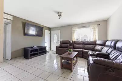 1160 Case Lane, Elgin, IL 60120 - Photo 3