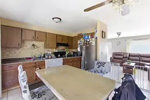 1160 Case Ln, Elgin, IL 60120 - Photo 5