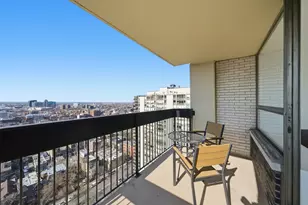 1355 N Sandburg Terrace, Chicago, IL 60610 - Photo 21
