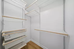 1355 N Sandburg Terrace, Chicago, IL 60610 - Photo 17