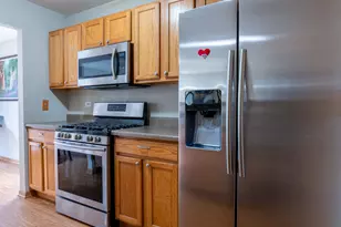 2333 Stoughton Cir, Aurora, IL 60502 - Photo 3