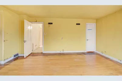 7741 S Paxton Avenue, Chicago, IL 60649 - Photo 27