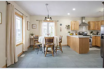 7842 Blazer Avenue, Justice, IL 60458 - Photo 3