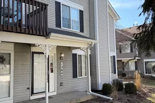 1264 Sandhurst Ln, South Elgin, IL 60177 - Photo 1