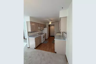 1264 Sandhurst Lane, South Elgin, IL 60177 - Photo 5