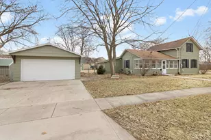 519 S Center St, Plano, IL 60545 - Photo 25