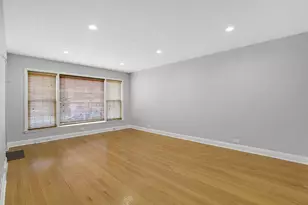 2849 W Fletcher St, Chicago, IL 60618 - Photo 7