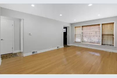 2849 W Fletcher Street, Chicago, IL 60618 - Photo 5