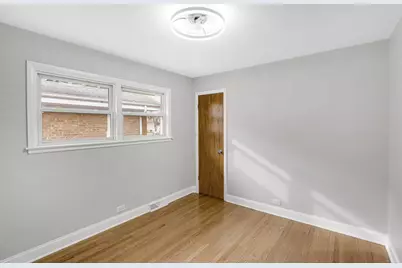 2849 W Fletcher Street, Chicago, IL 60618 - Photo 13