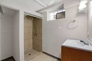 2849 W Fletcher St, Chicago, IL 60618 - Photo 21