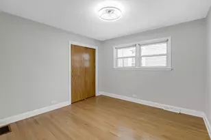 2849 W Fletcher St, Chicago, IL 60618 - Photo 15