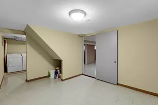 2849 W Fletcher St, Chicago, IL 60618 - Photo 23