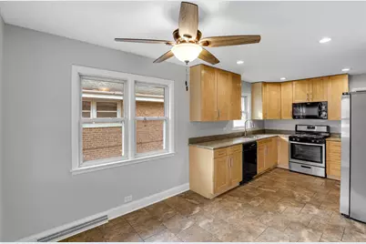 2849 W Fletcher Street, Chicago, IL 60618 - Photo 11