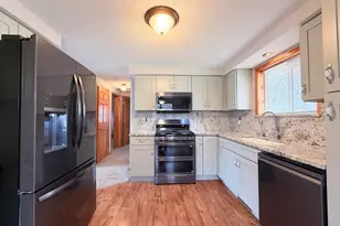 8907 Shady Ln, Wonder Lake, IL 60097 - Photo 5