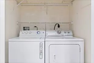 130 N Garland Ct, Chicago, IL 60602 - Photo 33