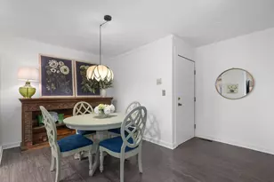 200 Brookside Ln, Willowbrook, IL 60527 - Photo 5