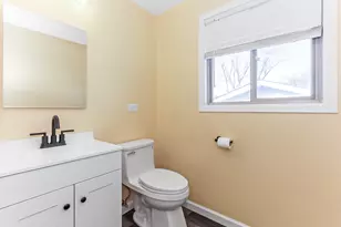 1421 Norwell Ln, Schaumburg, IL 60193 - Photo 15