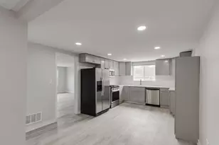 1816 Hebron Ave, Zion, IL 60099 - Photo 5