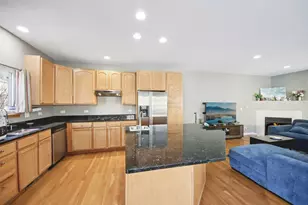 6130 Riverbend Pl, Lisle, IL 60532 - Photo 11