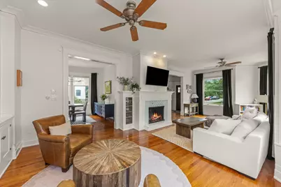 726 N Wheaton Avenue, Wheaton, IL 60187 - Photo 9
