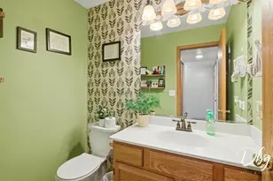 67 W Dahlia Ln, Round Lake Beach, IL 60073 - Photo 29