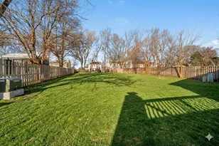 811 Copley Ln, Joliet, IL 60431 - Photo 25