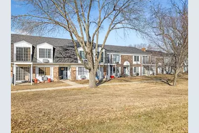 706 Kiwanis Drive #4, Freeport, IL 61032 - Photo 1