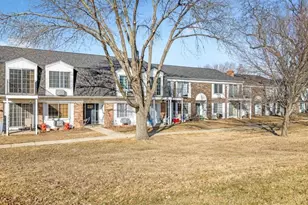 706 Kiwanis Dr, Freeport, IL 61032 - Photo 1