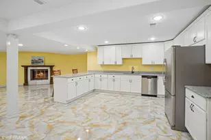 46 Hamilton Ln, Oak Brook, IL 60523 - Photo 41