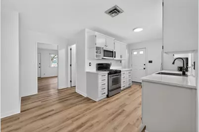 301 River Drive, Dekalb, IL 60115 - Photo 13