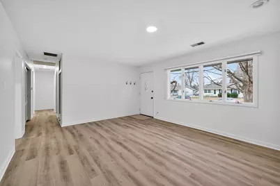 301 River Drive, Dekalb, IL 60115 - Photo 9