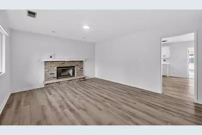 301 River Drive, Dekalb, IL 60115 - Photo 7