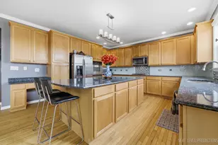 3339 Timber Creek Ln, Naperville, IL 60565 - Photo 9