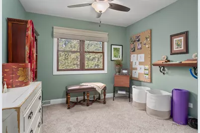 610 Blue Spruce Lane, Mundelein, IL 60060 - Photo 17