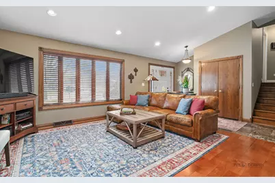 610 Blue Spruce Lane, Mundelein, IL 60060 - Photo 5