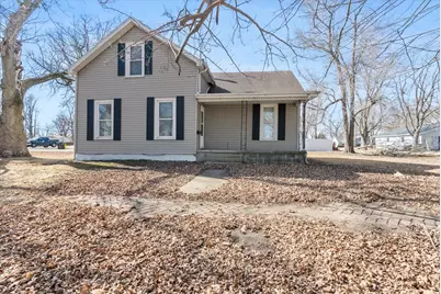 301 N 2nd Avenue, Chenoa, IL 61726 - Photo 1