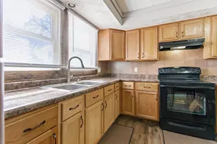 301 N 2nd Ave, Chenoa, IL 61726 - Photo 15