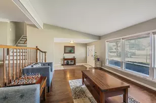 1903 E Hopi Ln, Mount Prospect, IL 60056 - Photo 3