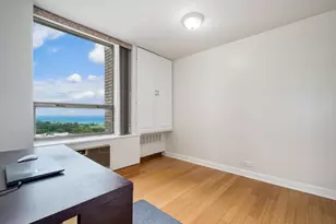 1455 N Sandburg Terrace, Chicago, IL 60610 - Photo 9