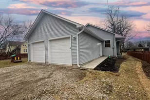 3108 Elizabeth Ave, Zion, IL 60099 - Photo 3