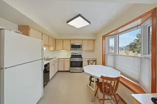 184 S Circle Ave, Bloomingdale, IL 60108 - Photo 7