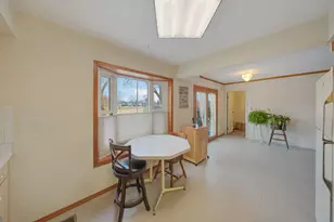 184 S Circle Ave, Bloomingdale, IL 60108 - Photo 9