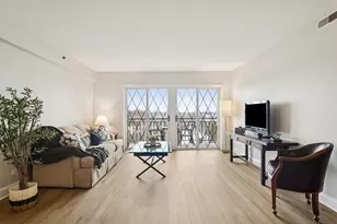 5 S Pine St, Mount Prospect, IL 60056 - Photo 5