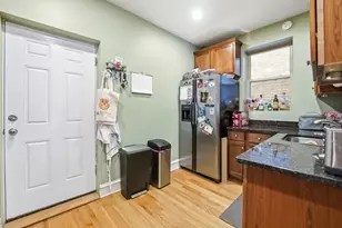 1928 W Addison St, Chicago, IL 60613 - Photo 7