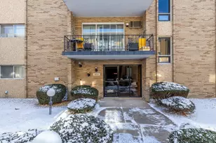 10117 S Cicero Ave, Oak Lawn, IL 60453 - Photo 1