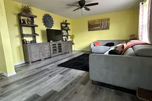 934 Derby Dr, Plano, IL 60545 - Photo 9